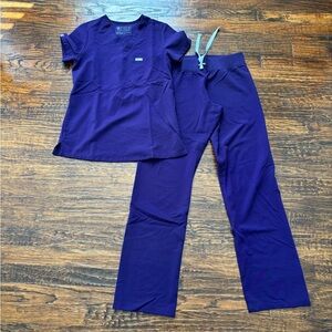 Figs Scrub Set in Purple